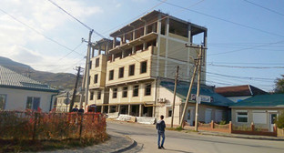 Строительство в Махачкале. Фото http://minstroy.e-dag.ru/activity/events/29175-perechen-ob-ektov-v-g-makhachkala-po-kotorym-iskovye-zayavleniya-napravleny-na-snos-v-federalnye-sudy Строительство в Махачкале. Фото http://minstroy.e-dag.ru/activity/events/29175-perechen-ob-ektov-v-g-makhachkala-po-kotorym-iskovye-zayavleniya-napravleny-na-snos-v-federalnye-sudy