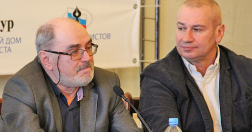 Павел Гутионтов (слева) секретарь союза журналистов России. Фото Светланы Кравченко для "Кавказского узла"