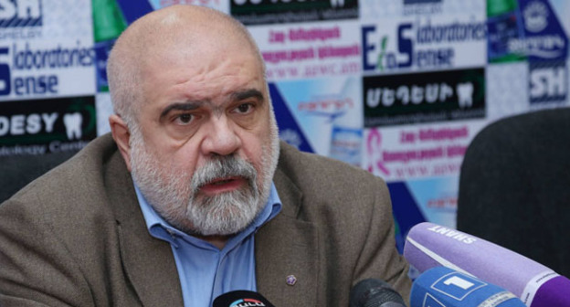 Политолог Александр Искандарян. Фото http://www.tert.am/ru/news/2015/12/22/Iskandaryan/1881279