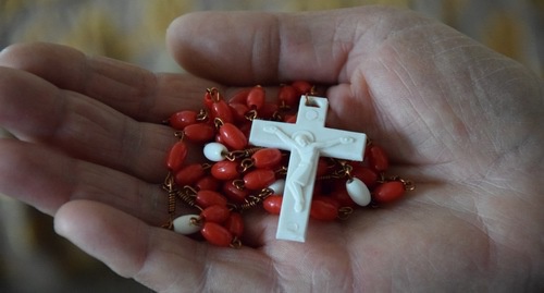 Католический розарий. Фото Кристины Марабян для "Кавказского узла"