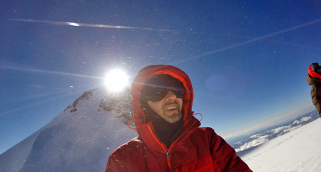 Кадр фильма "40+ и две горы". Кадр пользователя Sam Mark https://www.youtube.com/watch?v=xFVASQWRm7s