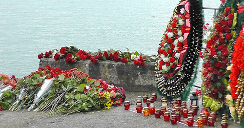 Фрагмент мемориала в память погибших в авиакатастрофе в Сочи. Фото Анны Грицевич для "Кавказского узла"