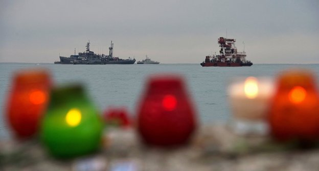 Поиски а месте крушения самолета Ту-154 в Черном море. Фото © Sputnik. Нина Зотина
 http://sputnik-abkhazia.ru/world/20161228/1020150076/eshhe-tri-tela-nashli-spasateli-na-meste-krusheniya-tu-154.html