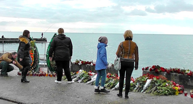 Жители Сочи на набережной. 26 декабря 2016 г. Фото Анны Грицевич для "Кавказского узла"