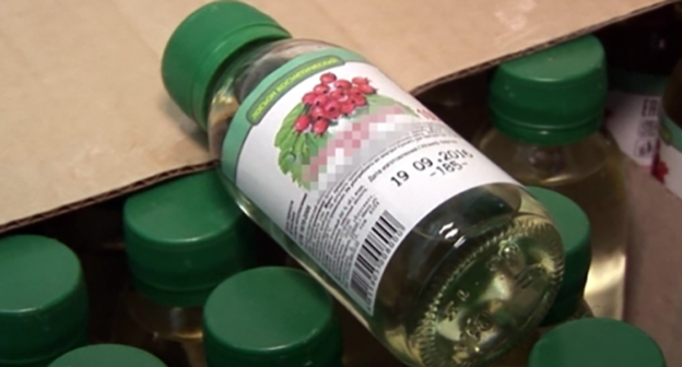 Продукция с содержанием этилового спирта. Фото http://rodgor-vlg.ru/v-volgogradskoi-oblasti-torgovlyu-nastoikami-priostanovjat-na-30-dnei.html