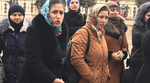 Участницы митинга в Дербенте. 11 января 2017 года. Фото Патимат Махмудовой для "Кавказского узла"