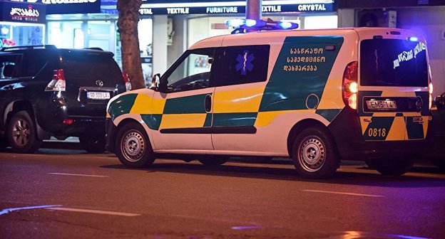 Машина скорой помощи. Фото © Sputnik / Alexander Imedashvili
http://sputnik-georgia.ru/incidents/20170112/234510989/Zjatja-prezidenta-Gruzii-ranili-v-centre-Tbilisi.html