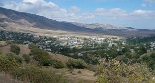 Приграничный район Азербайджана. Фото © Sputnik / Ilya Pitalyev
http://ru.sputnik.az/karabakh/20170109/408353428/obstrel-pulemety-pjat-okkupirovannyh-rajonov.html Приграничный район Азербайджана. Фото © Sputnik / Ilya Pitalyev
http://ru.sputnik.az/karabakh/20170109/408353428/obstrel-pulemety-pjat-okkupirovannyh-rajonov.html