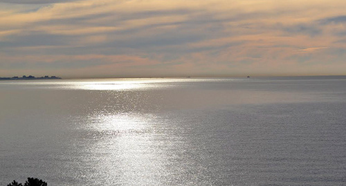 Вид на Чёрное море с  Адлерской морской набережной. Фото Светланы Кравченко для "Кавказского узла"