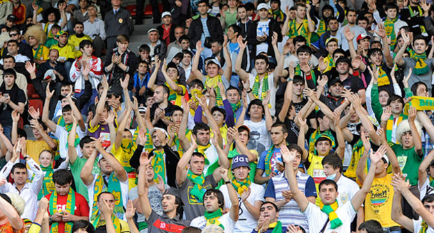 Фанаты футбольного клуба "Анжи". Фото http://www.fc-anji.ru/