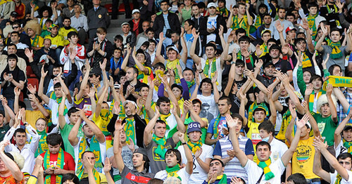 Фанаты футбольного клуба "Анжи". Фото http://www.fc-anji.ru/