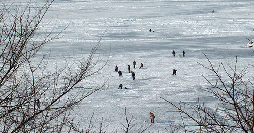 Зимняя рыбалка. Фото: Andshel https://ru.wikipedia.org