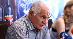 Ваан Ширханян. Фото https://hetq.am/rus/news/54968/vaan-shirkhanyan-predpolozhim-mezhdu-karabakhom-i-armenieiy-poyavitsya-tamozhenniyiy-punkt-eto-zhe-ne-berlinskaya-stena-.html/ Ваан Ширханян. Фото https://hetq.am/rus/news/54968/vaan-shirkhanyan-predpolozhim-mezhdu-karabakhom-i-armenieiy-poyavitsya-tamozhenniyiy-punkt-eto-zhe-ne-berlinskaya-stena-.html/