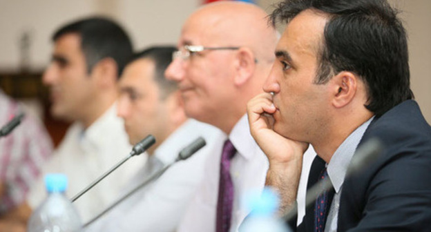 Заседание общественного объединения "Платформа гражданского общества". 28 июня 2016 г. Фото http://www.contact.az/docs/2016/Politics/062800160418ru.htm#.V4UNPvmLTbg