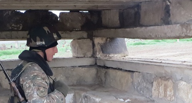 Карабахский солдат на линии соприкосновения. Фото Алвард Григорян для "Кавказского узла"