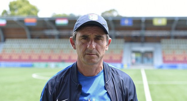 президент Федерации футбола Абхазии Джума Кварацхелия 
Фото  http://sputnik-abkhazia.ru/Abkhazia/20170125/1020289070/dzhuma-kvaracxeliya-stal-novym-prezidentom-federacii-futbola-abxazii.html