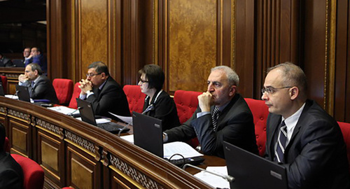 Депутаты парламента Армении. Фото http://www.lragir.am/index/arm/0/country/26749/124560