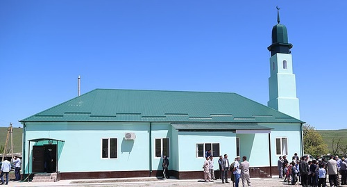 Мечеть в ингушском селении Аки-Юрт. Фото: http://www.ingushetia.ru/news/018628/