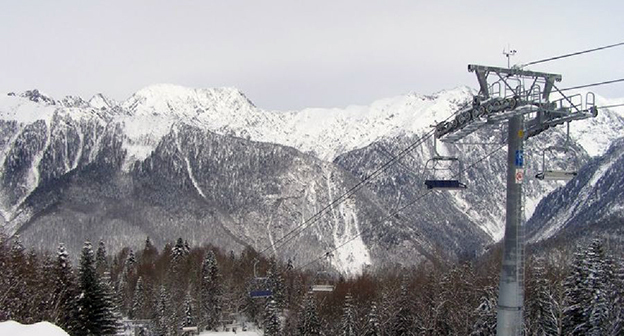 Канатная дорога в горах. Фото  © ЮГА.ру https://www.yuga.ru/news/387842/