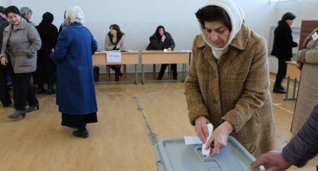 Во время голосования на референдуме в Нагорном Карабахе. 20 февраля 2017 г. Фото Алвард Григорян для "Кавказского узла"