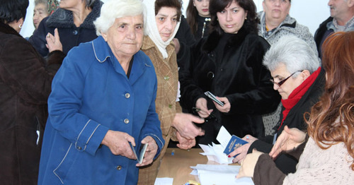На участке для голосования в Степанакерте. 20 февраля 2017 г. Фото Алвард Григорян для "Кавказского узла"
