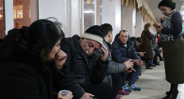 Пункт временного размещения пострадавших при пожаре на улице Прокофьева в Краснодаре. 15 февраля 2016 г. Фото Виталия Тимкива, Юга.ру