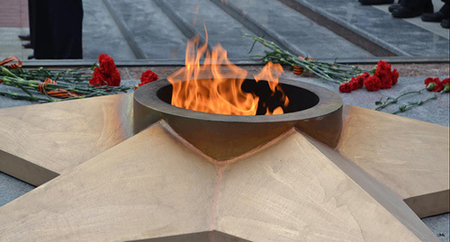 Вечный огонь на мемориале в Сочи. Фото Светланы Кравченко для "Кавказского узла"