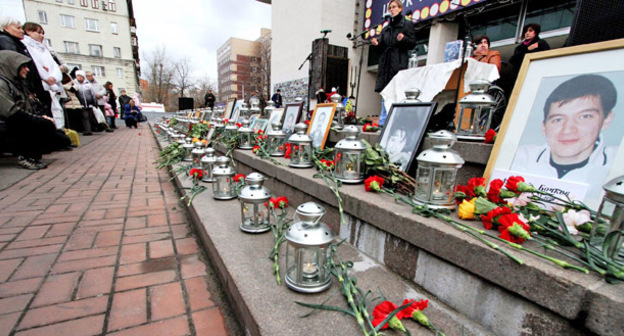 Портреты погибших во время теракта на Дубровке в октябре 2002. Москва, 26 октября 2015 г. Фото: RFE/RL