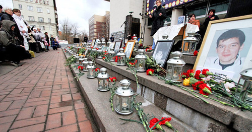 Портреты погибших во время теракта на Дубровке в октябре 2002. Москва, 26 октября 2015 г. Фото: RFE/RL