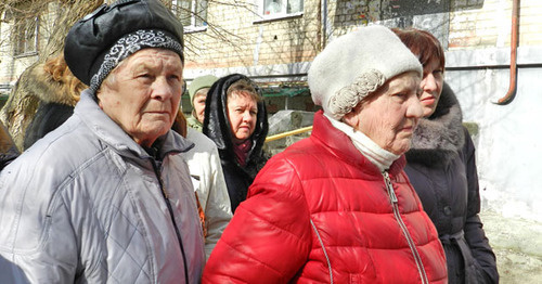 Сход жильцов дома по улице Казахская, 21 в Волгограде. 2 марта 2017 г. Фото Татьяны Филимоновой для "Кавказского узла"