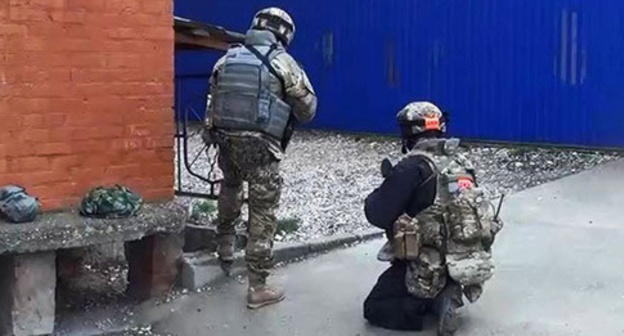 Силовики в ходе спецоперации. Фото http://nac.gov.ru/