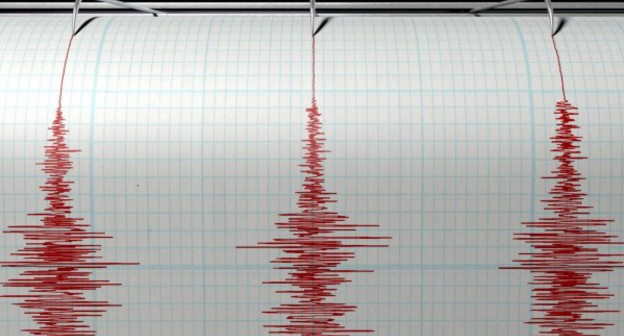 Показания сейсмографа. Фото http://onsmi.ru/2017/03/06/v-chechne-segodnya-zafiksirovano-zemletryasenie-magnitudoy-v-epicentre-43-balla.html