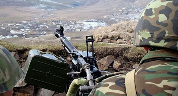 На линии соприкосновения в Нагорном Карабахе. Фото https://ru.sputnik.az