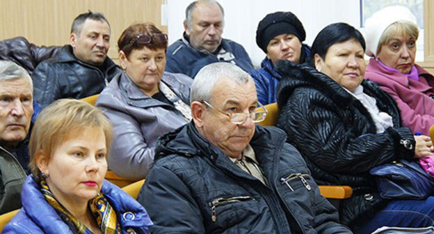 Работники предприятий группы компаний «Кингкоул». Гуково, октябрь 2016 г. Фото  http://gukovo.donland.ru