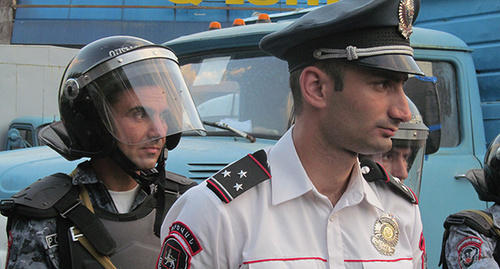 Сотрудники полиции. Армения. Фото Тиграна Петросяна для "Кавказского узла"