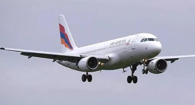 Борт авиакомпании  Air Armenia. Фото https://infoleader.am/ru/blog/2016/03/09/авиакомпания-armenia-совершит-первый-рейс-21/#.WMlhlKDvUxA