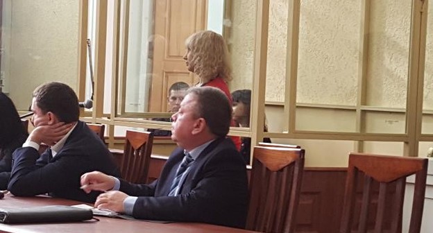 Инесса Тарвердиева на суде. Фото http://bloknot-rostov.ru/news/v-rostove-nachalsya-sud-po-delu-bandy-amazonok-709676?sphrase_id=169196