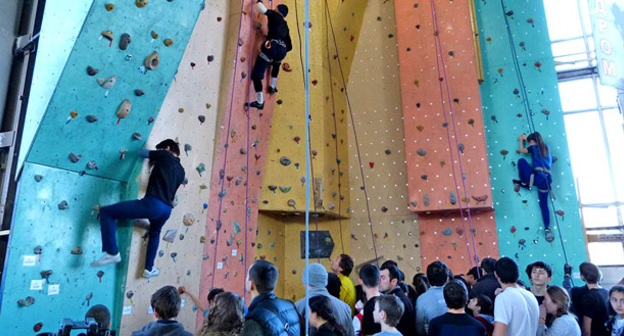 Скалодром. Фото http://www.riakchr.ru/v-nalchike-stroitsya-krupnejshij-v-skfo-skalodrom%E2%80%8D/
