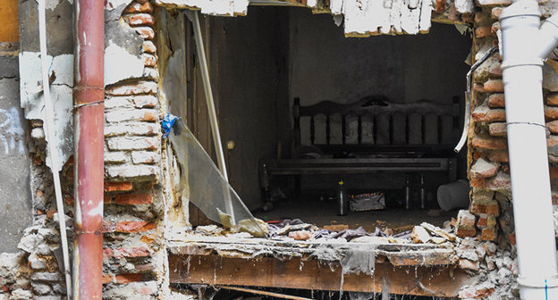 Старинный дом в центре грузинской столицы, где обрушилась стена. Фото © Sputnik / Denis Aslanov
 https://sputnik-georgia.ru/incidents/20170319/235251783/V-centre-Tbilisi-obrushilas-stena-doma.html