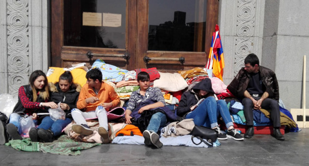 Участники протеста в связи со смертью Артура Саргсяна. Ереван. 20 марта 2017 г. Фото Армине Мартиросян для "Кавказского узла"