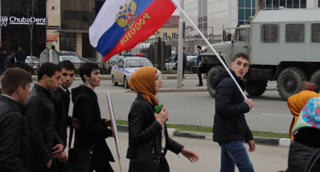 Митинг, посвященный возвращению Крыма в Россию. Грозный. 18 марта 2015 г. Фото Ахмеда Альдебирова для "Кавказского узла"