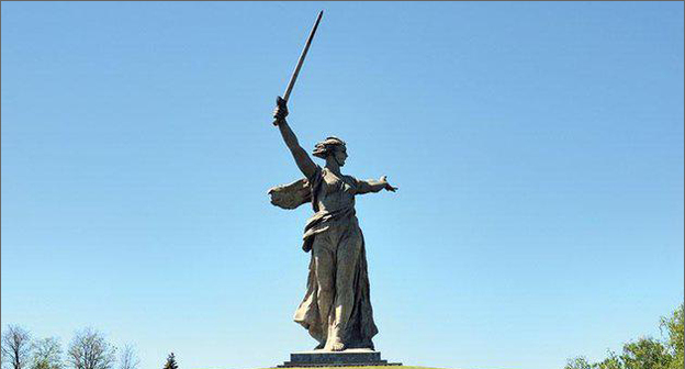  Монумент "Родина-мать зовет!" Фото http://116chelny.ru/event/2443590-sud-zapretil-storonnikam-navalnogo-provodit-miting-v-ekaterinburge