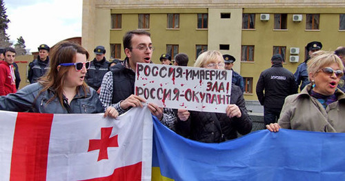 Участники акции протеста против телемоста с Россией. Тбилиси, март 2015 г. Фото Эдиты Бадасян для "Кавказского узла"
