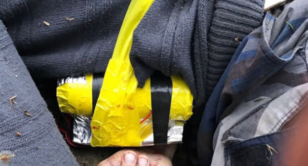 Взрывное устройство на теле одного из убитых во время нападения на военный городок Нацгвардии. Чечня, 24 марта 2017 г. Фото http://nac.gov.ru