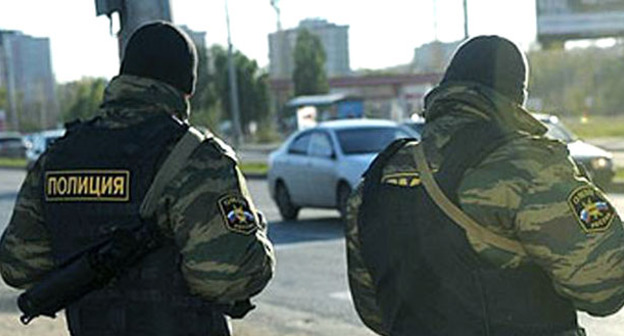 Сотрудники правоохранительных органов. Фото www.riadagestan.ru