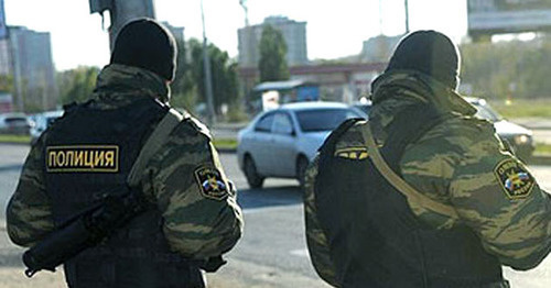 Сотрудники правоохранительных органов. Фото www.riadagestan.ru