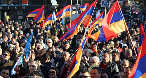 Митинг предвыборного блока "АНК – НПА" в Ереване. 28 марта 2017 г. Фото Тиграан Петросяна для "Кавказского узла"