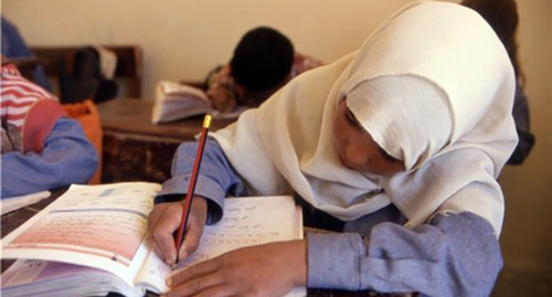 Школьница в хиджабе. Фото http://www.ansar.ru/rfsng/2012/10/20/34473