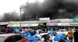 Пожар на вещевом рынке в Махачкале. 31 марта 2017 г. Фото: Руслан Алибеков http://chernovik.net