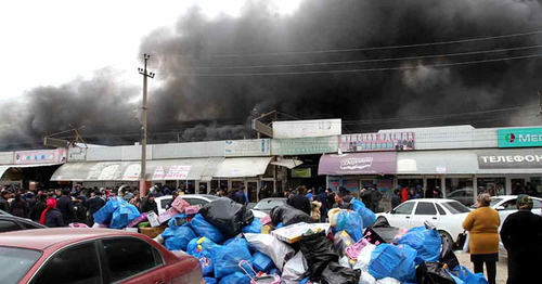 Пожар на вещевом рынке в Махачкале. 31 марта 2017 г. Фото: Руслан Алибеков http://chernovik.net